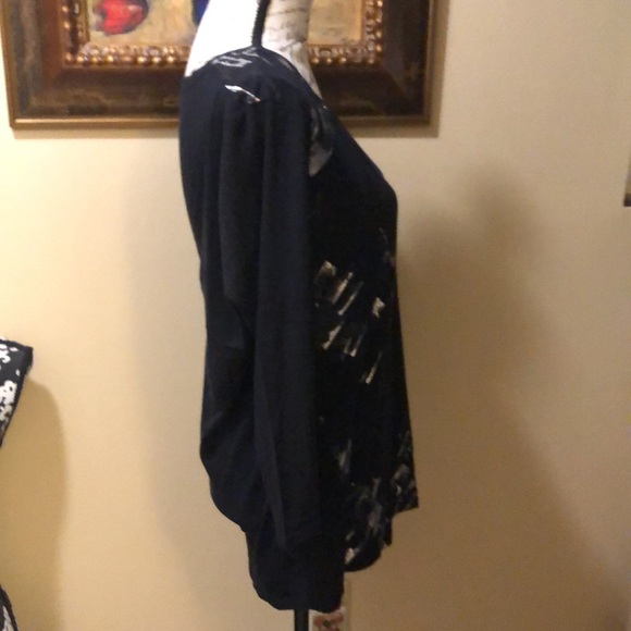 Elie Tahari metallic painted front, long sleeve v-neck cotton top - Picture 4 of 10